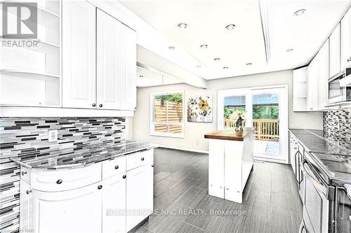 173 Mountainview Road N, Halton Hills (Georgetown), ON - Indoor Photo Showing Kitchen With Upgraded Kitchen