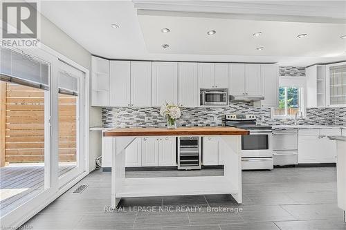 173 Mountainview Road N, Halton Hills (Georgetown), ON - Indoor Photo Showing Kitchen With Upgraded Kitchen