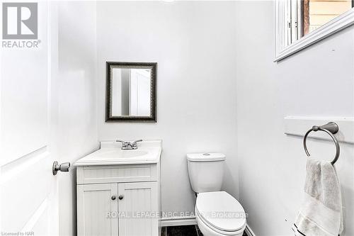 173 Mountainview Road N, Halton Hills (Georgetown), ON - Indoor Photo Showing Bathroom