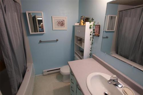 228 Head Avenue, The Pas, MB - Indoor Photo Showing Bathroom