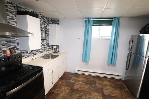 228 Head Avenue, The Pas, MB - Indoor Photo Showing Kitchen