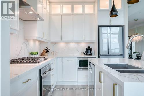 #706 - 11782 Ninth Line, Whitchurch-Stouffville (Stouffville), ON - Indoor Photo Showing Kitchen With Double Sink With Upgraded Kitchen