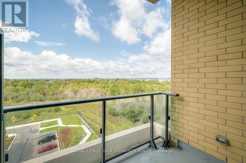 #706 - 11782 Ninth Line, Whitchurch-Stouffville (Stouffville), ON - Indoor Photo Showing Kitchen With Upgraded Kitchen