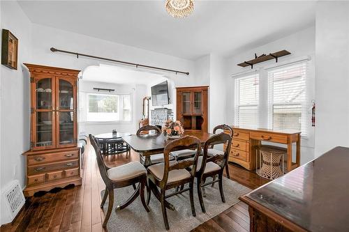 93 Fairfield Avenue, Hamilton, ON - Indoor Photo Showing Dining Room