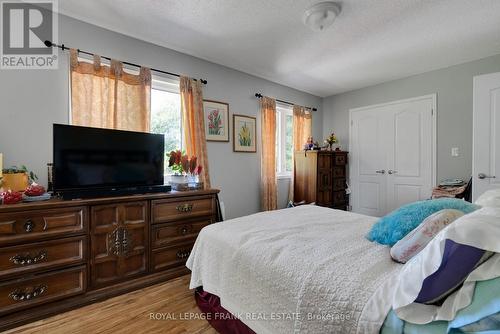 409 Perry Street, Whitby (Downtown Whitby), ON - Indoor Photo Showing Bedroom