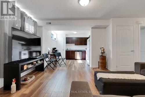 409 Perry Street, Whitby (Downtown Whitby), ON - Indoor Photo Showing Living Room