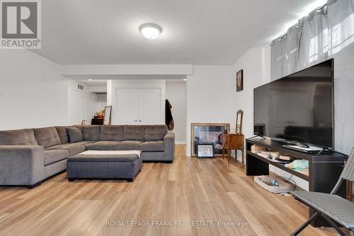 409 Perry Street, Whitby (Downtown Whitby), ON - Indoor Photo Showing Living Room