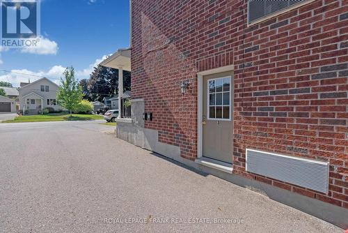 409 Perry Street, Whitby (Downtown Whitby), ON - Outdoor