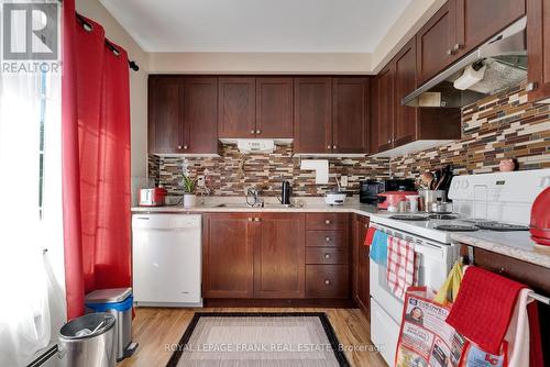 409 Perry Street, Whitby (Downtown Whitby), ON - Indoor Photo Showing Kitchen