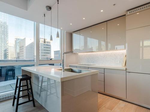 Kitchen - 1508-1188 Av. Union, Montréal (Ville-Marie), QC - Indoor Photo Showing Kitchen With Upgraded Kitchen