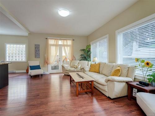 2172 French Rd South, Sooke, BC - Indoor Photo Showing Living Room