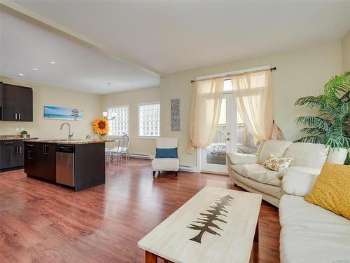 2172 French Rd South, Sooke, BC - Indoor Photo Showing Living Room