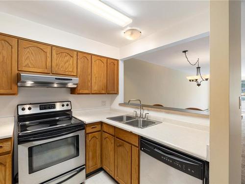 214-30 Cavan St, Nanaimo, BC - Indoor Photo Showing Kitchen With Double Sink