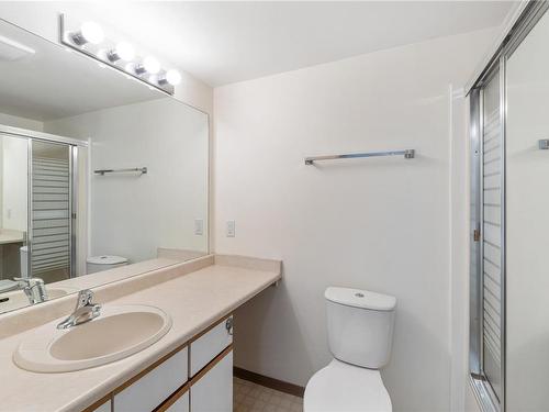 214-30 Cavan St, Nanaimo, BC - Indoor Photo Showing Bathroom