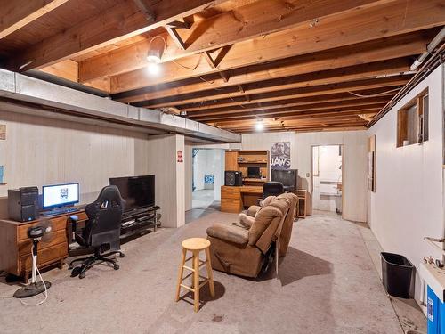 4060 Hills Frontage Rd, Cache Creek, BC - Indoor Photo Showing Basement