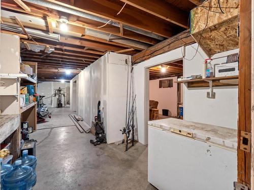 4060 Hills Frontage Rd, Cache Creek, BC - Indoor Photo Showing Basement