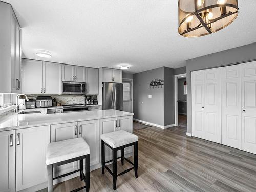 1487 Stage Rd, Cache Creek, BC - Indoor Photo Showing Kitchen With Double Sink