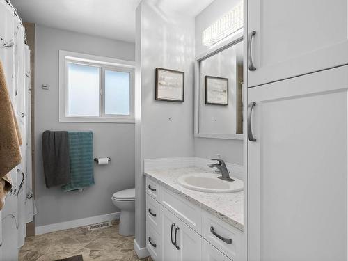 1487 Stage Rd, Cache Creek, BC - Indoor Photo Showing Bathroom