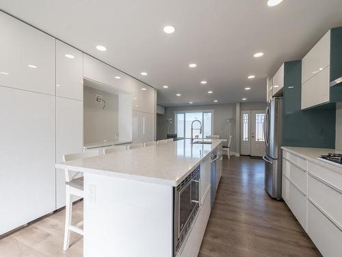 1175 Columbia Street, Kamloops, BC - Indoor Photo Showing Kitchen With Upgraded Kitchen