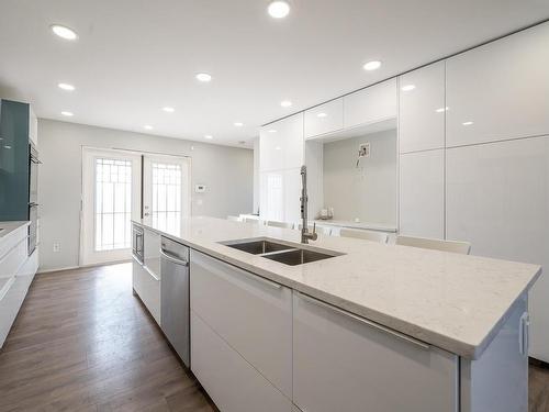 1175 Columbia Street, Kamloops, BC - Indoor Photo Showing Kitchen With Double Sink With Upgraded Kitchen