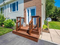 43 Barry Crescent  Halifax, NS B3R 2L5