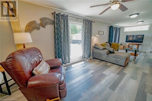 1059 Jocko Point Road, North Bay, ON - Indoor Photo Showing Living Room