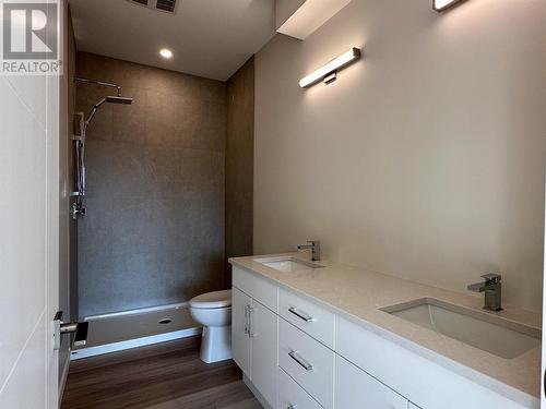 727 Wardlaw Avenue Unit# 3, Kelowna, BC - Indoor Photo Showing Laundry Room