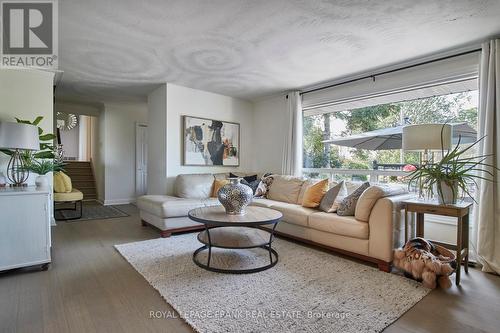 707 Walnut Street W, Whitby (Downtown Whitby), ON - Indoor Photo Showing Living Room