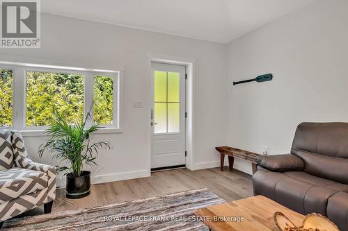 178 Front Street W, Kawartha Lakes (Bobcaygeon), ON - Indoor Photo Showing Living Room