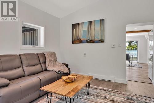 178 Front Street W, Kawartha Lakes (Bobcaygeon), ON - Indoor Photo Showing Living Room