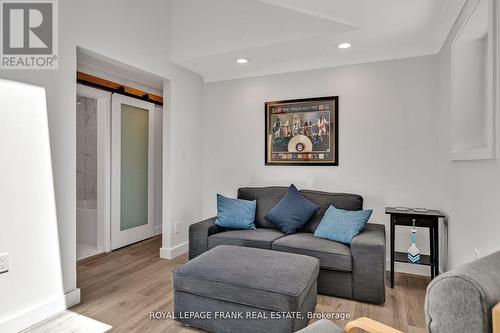 178 Front Street W, Kawartha Lakes (Bobcaygeon), ON - Indoor Photo Showing Living Room