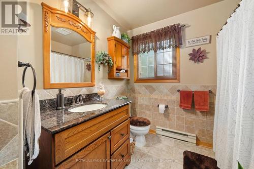 30 Grant Drive, Kawartha Lakes (Oakwood), ON - Indoor Photo Showing Bathroom