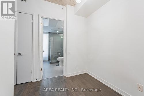 610 - 560 King Street W, Toronto (Waterfront Communities), ON - Indoor Photo Showing Other Room