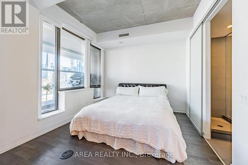 610 - 560 King Street W, Toronto (Waterfront Communities), ON - Indoor Photo Showing Bedroom