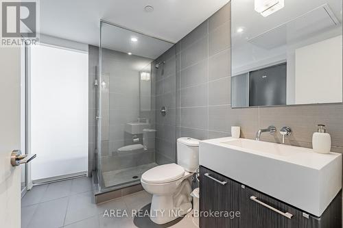 610 - 560 King Street W, Toronto (Waterfront Communities), ON - Indoor Photo Showing Bathroom