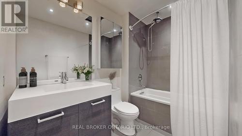 303 - 90 Broadview Avenue E, Toronto (South Riverdale), ON - Indoor Photo Showing Bathroom