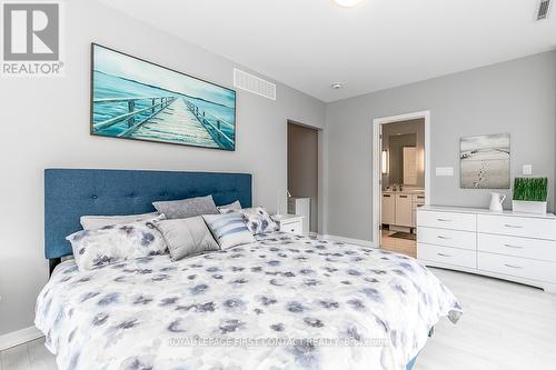 3645 Ferretti Court, Innisfil, ON - Indoor Photo Showing Bedroom