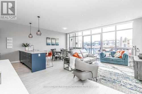 3645 Ferretti Court, Innisfil, ON - Indoor Photo Showing Living Room