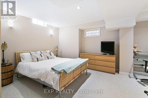 29 Batson Drive, Aurora (Aurora Village), ON - Indoor Photo Showing Bedroom