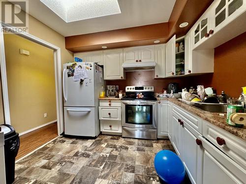 59 Hallman Street, Kitimat, BC - Indoor Photo Showing Kitchen