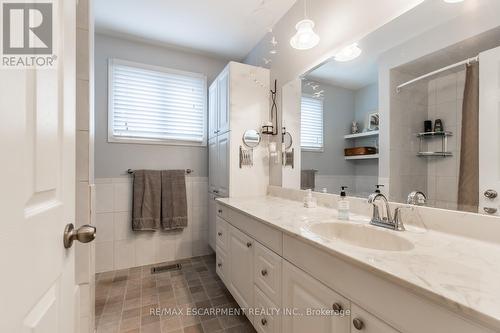 25 Muir Avenue, Hamilton (Berrisfield), ON - Indoor Photo Showing Bathroom