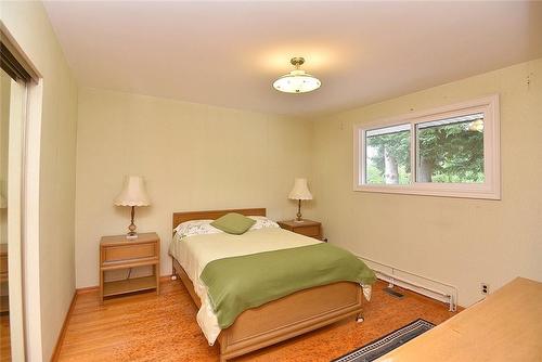 1036 Gallagher Road, Burlington, ON - Indoor Photo Showing Bedroom