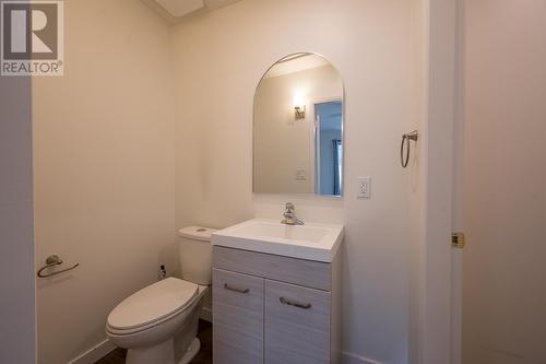 2-460 Dalgleish Drive, Kamloops, BC - Indoor Photo Showing Bathroom