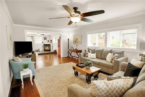 1954 Grayson Avenue, Fort Erie, ON - Indoor Photo Showing Living Room With Fireplace