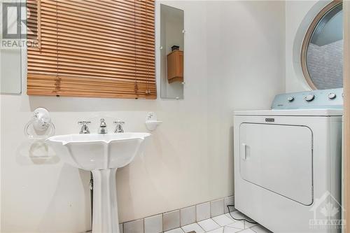 184 Dufferin Road, Ottawa, ON - Indoor Photo Showing Laundry Room