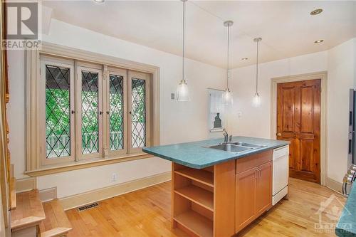 184 Dufferin Road, Ottawa, ON - Indoor Photo Showing Kitchen With Double Sink