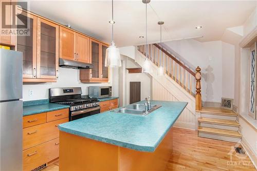 184 Dufferin Road, Ottawa, ON - Indoor Photo Showing Kitchen With Double Sink