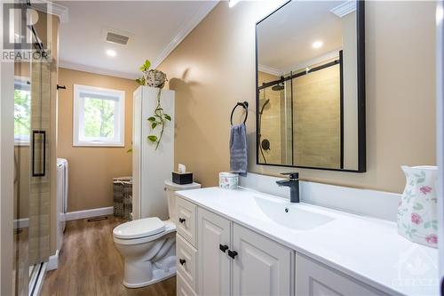 1472 South Russell Road, Russell, ON - Indoor Photo Showing Bathroom