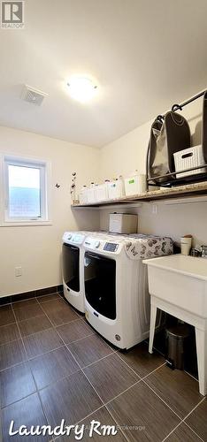 181 Trail Boulevard, Springwater (Centre Vespra), ON - Indoor Photo Showing Kitchen