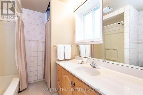 21 De Lac Rue, Tiny (Lafontaine), ON - Indoor Photo Showing Bathroom